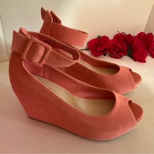 Women’s peach wedge shoes